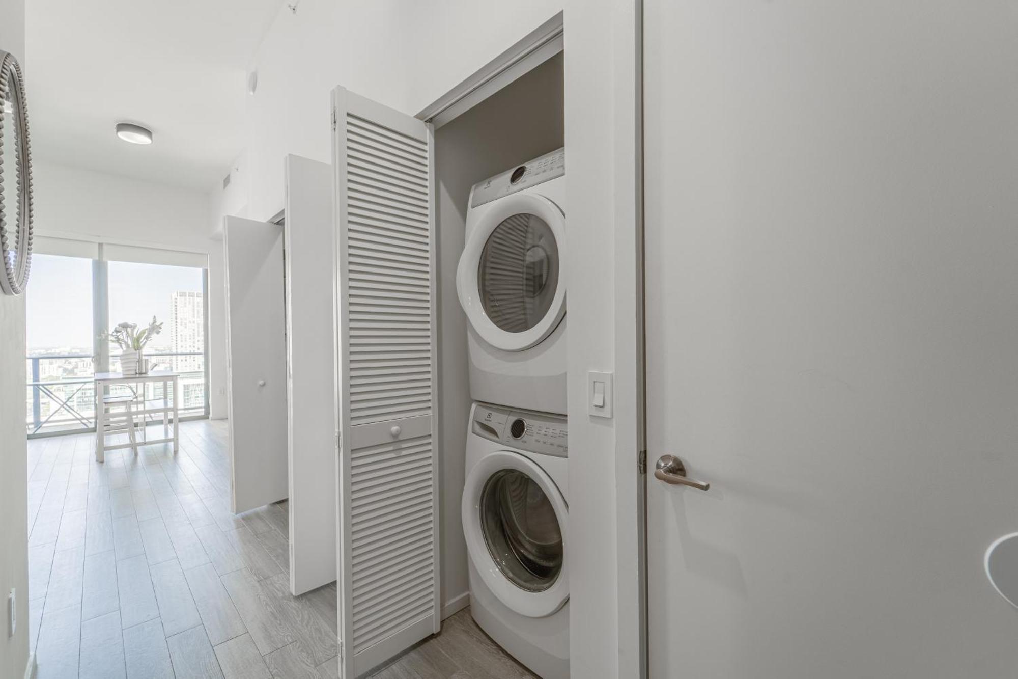 Tr Miami 2 Bedroom, 1 Bedroom, And Studio Condos With Balconies מראה חיצוני תמונה