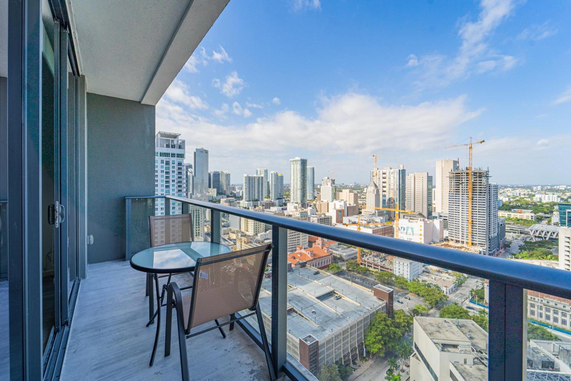 Tr Miami 2 Bedroom, 1 Bedroom, And Studio Condos With Balconies מראה חיצוני תמונה