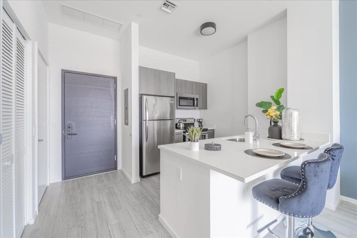 Tr Miami 2 Bedroom, 1 Bedroom, And Studio Condos With Balconies מראה חיצוני תמונה